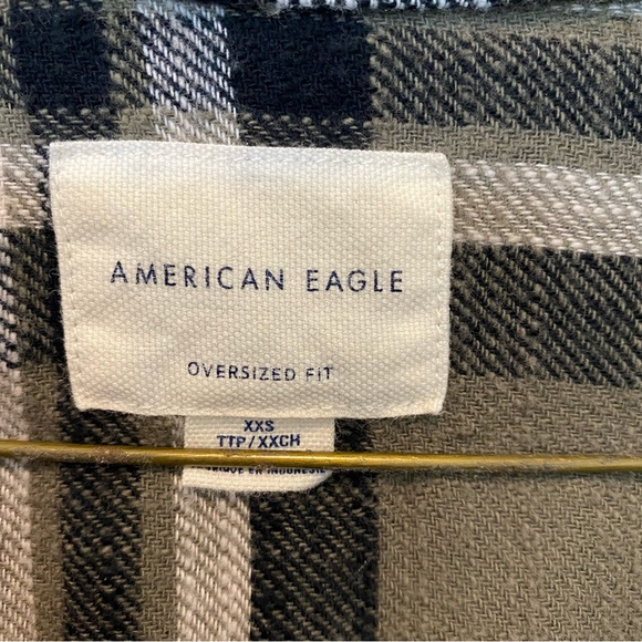 Oversized Plaid and Flannel Distressed Shacket/Button Down Shirt - Picture 4 of 7